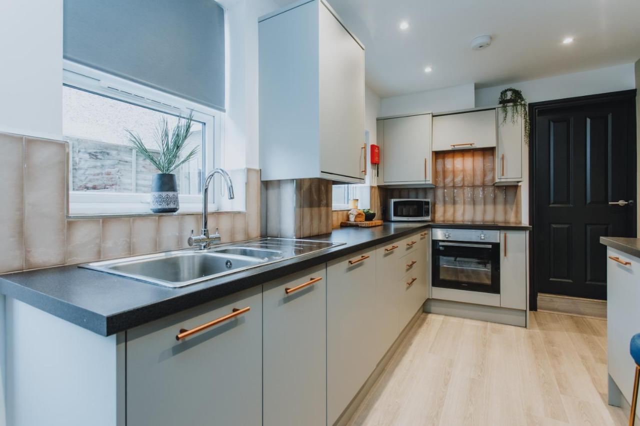 Townhouse House Ideal Contractors In Rugby Exterior photo
