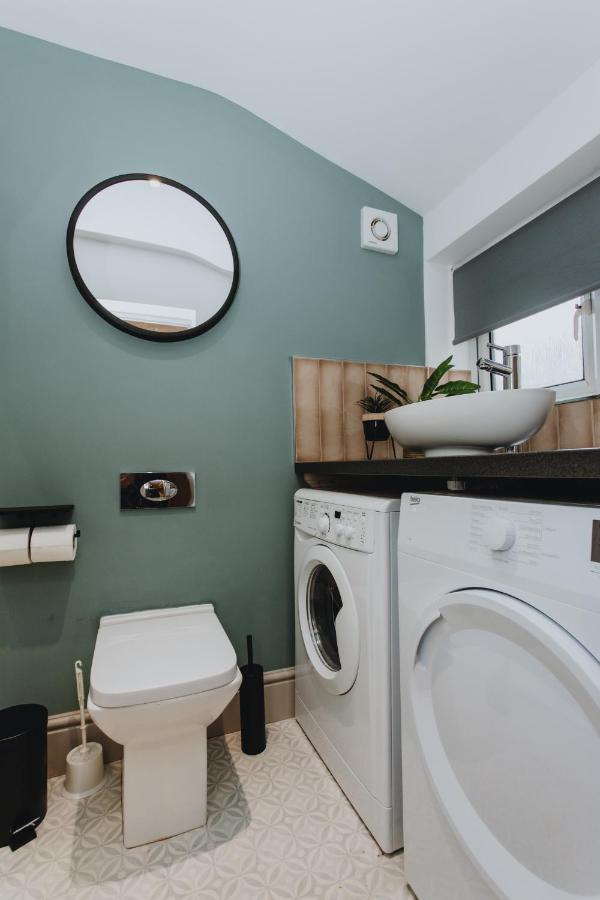 Townhouse House Ideal Contractors In Rugby Exterior photo